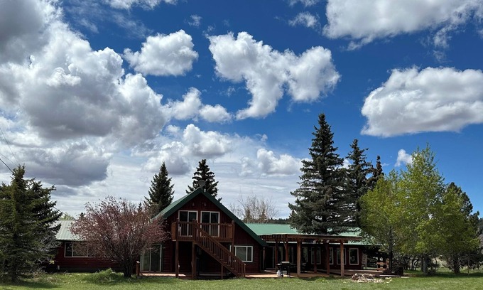 La Sal Cabin | Mount Peale Country Inn and Cabins