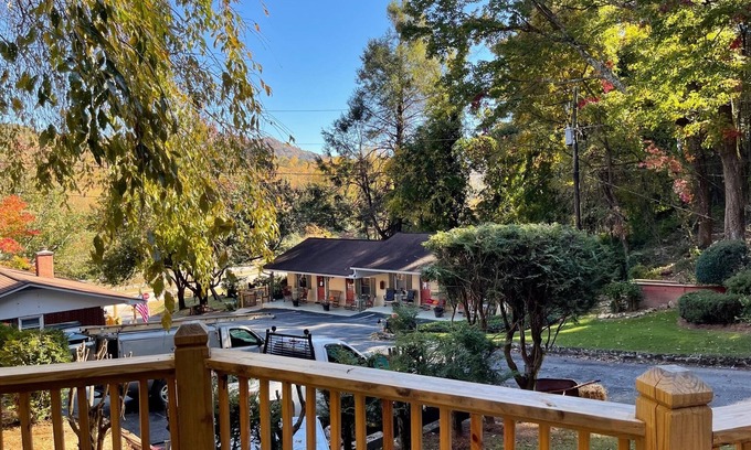 Clayton Hotel | Mountain Aire Cottages, Inn, & Glamping