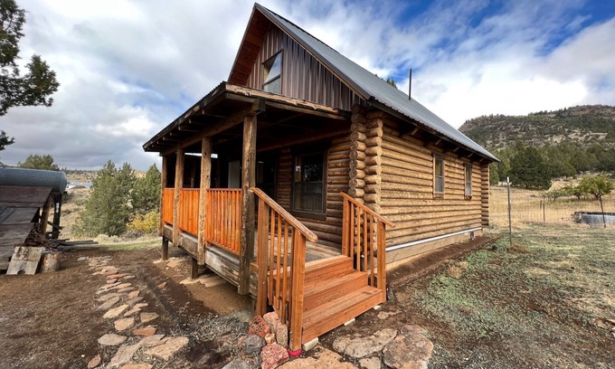 Alturas Cabin | Mountain Cabin Getaway - The Cranky Canard