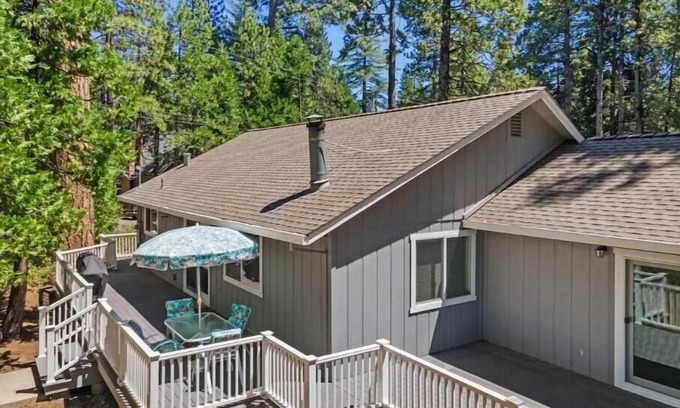 Long Barn Cabin | Mountain Cabin near Pinecrest