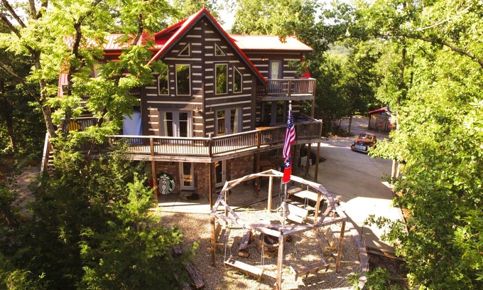 Dandridge Cabin | Mountain Log Cabin-Private Dock-Fire-Pit-Amazing View-Hot Tub-Game Room-Sauna!