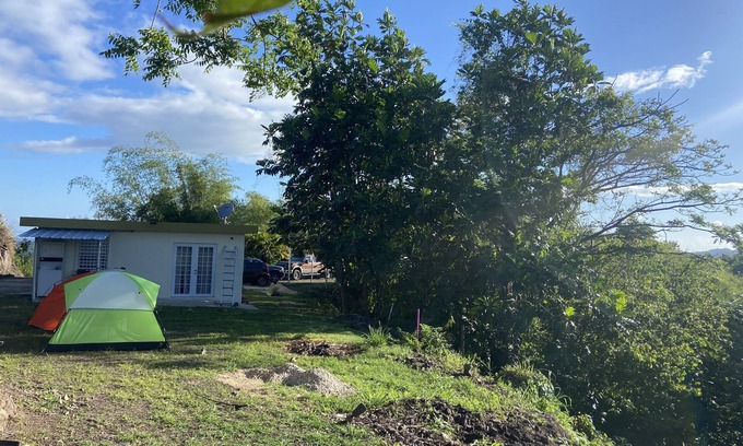 Ciales House | Mountain of Glory retreat4 Cozy room with Mountain View fit 10