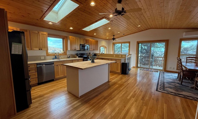 Fort Collins House | Mountain Retreat Close to Old Town Fort Collins