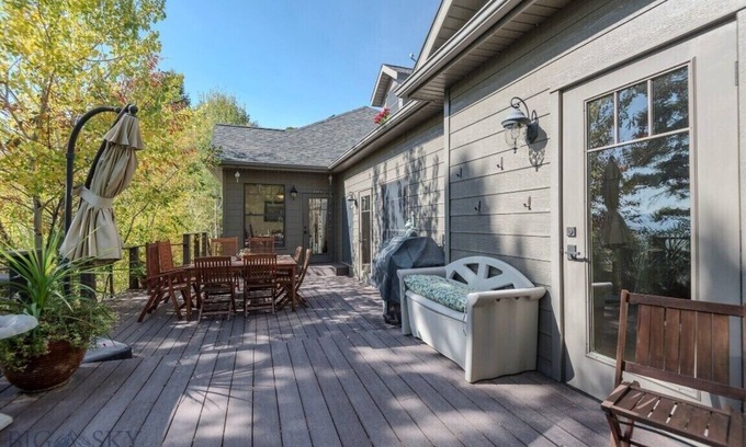 Jefferson County House | Mountain Retreat with Views, Nature and Comfort