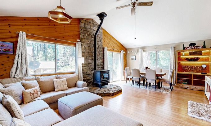 Glencoe House | Mountain serenity awaits, your gateway to lakeside relaxation and adventure