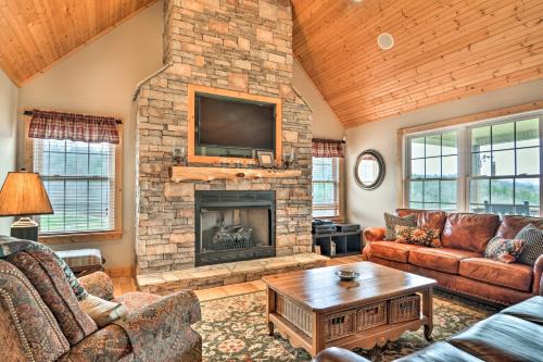 Franklin House | Mountain-View Franklin Retreat Near Hiking!