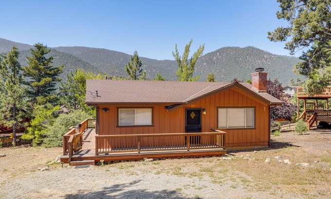 Pine Mountain Club Cabin | Mountain-View Haven w/Deck in Pine Mountain Club