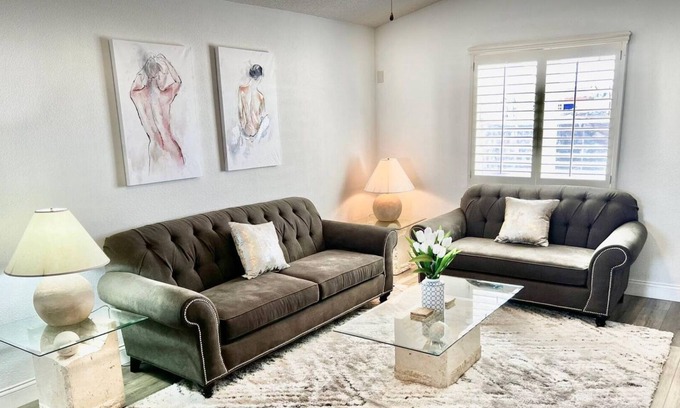 Northeast El Paso House | Mountain Views- 15 min to fort bliss. No pets