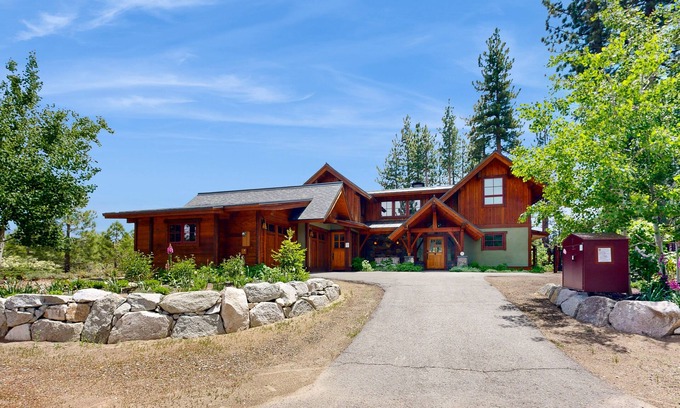 Mountain View Estates House | Mountain Views from the Hot Tub
