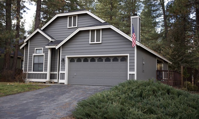 Plumas Eureka Estates House | Mountains are calling. Golf, play, and relaxation awaits!