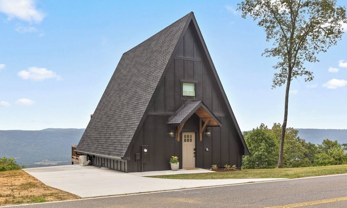 Trenton Cabin | Mountain’s Edge by Appalachian A-Frames, Mountain View, Hot Tub, WiFi