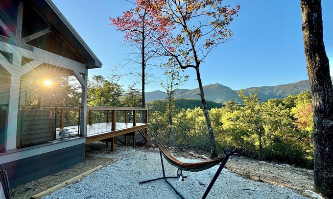 Cleveland Cabin | Mountainside Retreat with Mountain Views, Charming cabin with WiFi, AC