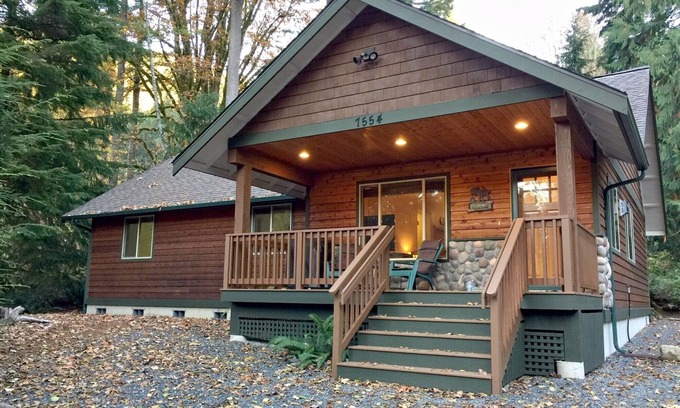 Warnick House | Mt. Baker Lodging Cabin 65 – SLEEPS 10!