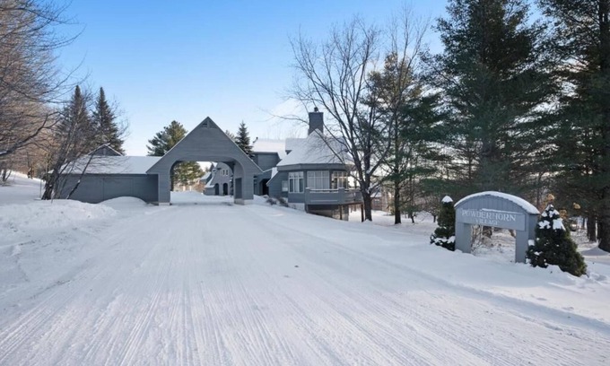 West Dover Condo | Mt. Snow & Haystack/Hermitage Area 3BR Condo