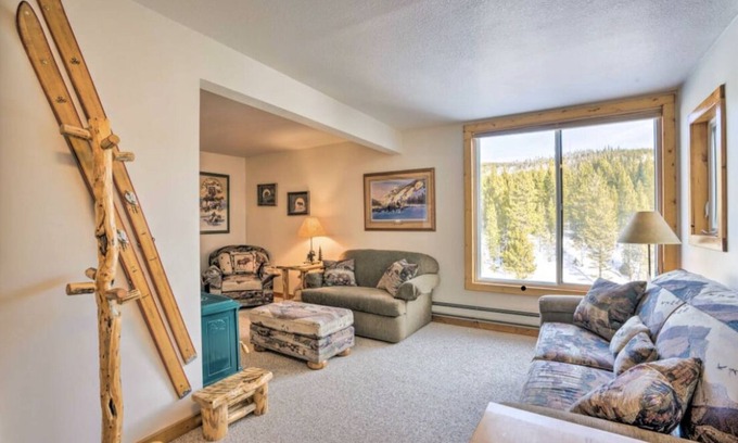 Big Sky Condo | Mtn View Beauty- Walk to Slopes & Lake Lavinski- Top Rated Condo-Sleeps 5-Cheap