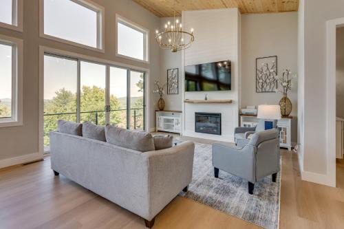 Brasstown House | Mtn-View Decks and Fire Pit Quiet Brasstown Escape