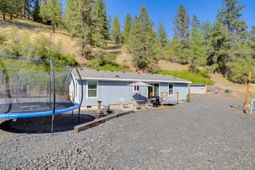 Ahsahka House | Mtn-View Gem with Outdoor Entertainment in Ahsahka!