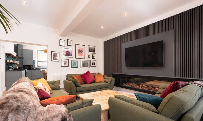 Todmorden Apartment | Mulberry Boutique Stay – Canal-Side Near Hebden Bridge