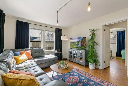 Fort Collins House | Mulberry Place - A Charming Cottage Near Old Town!