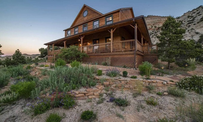 Teasdale House | Muley Twist Retreat: Capitol Reef - 6b6b