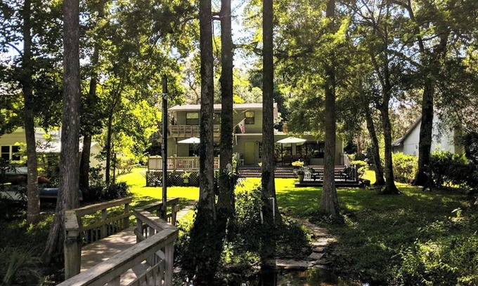 Dunnellon House | Multi-Night Discounts/Comp Days Nov 1 - Mar 1, Sleeps 11 in Beds