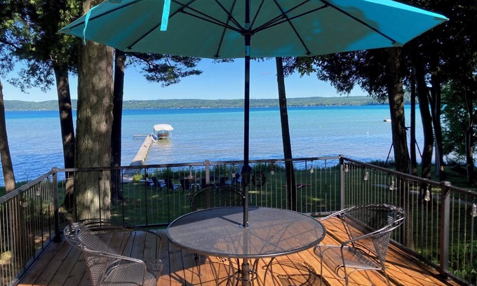 Glen Arbor House | Murphy's Glen- Big Glen Lake Waterfront