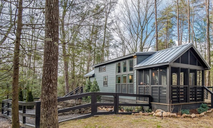 Monteagle Cabin | Muse at Monteagle at The Retreat at Deer Lick Falls