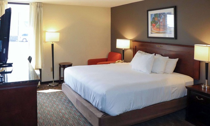 Paducah Hotel | Mustang Inn