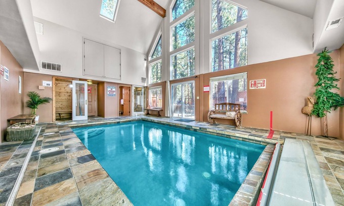 South Lake Tahoe House | Mv11 Lake tahoe estate with heated pool