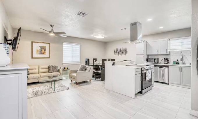 El Paso House | My Cozy Duplex “B” in the heart of West Side