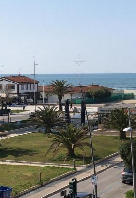 Lido di Camaiore Apartment | my happy place