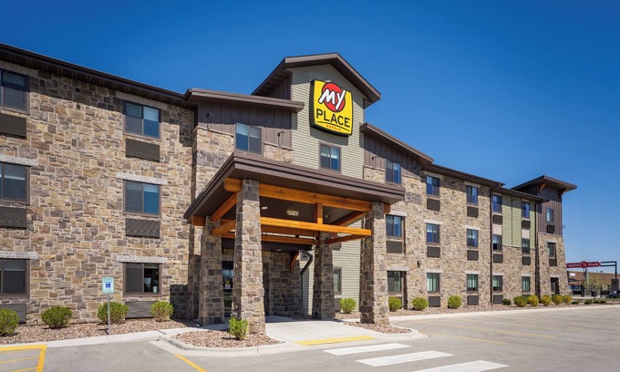 Ashwaubenon Hotel | My Place Hotel - Green Bay