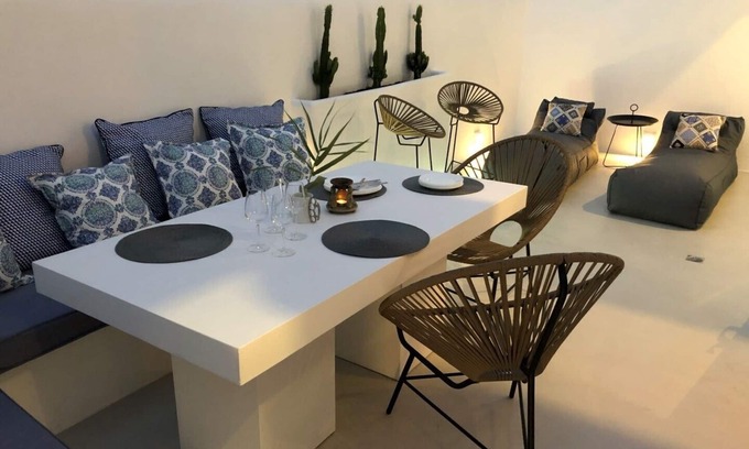 Platis Gialos House | Mykonian Mews H2 mini-villa 1 bedroom/1.5 bath/outdoor shower