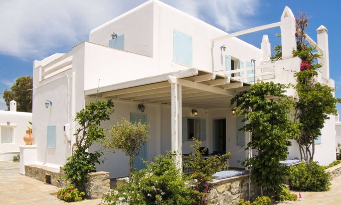 Ano Mera Villa | Mykonos Relaxing Cycladic Villa private parking