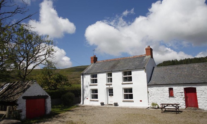 Clynderwen House | Mynydd Crwn Bach Clynderwen