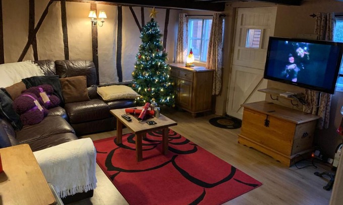 Dickleburgh House | Myrtle cottage