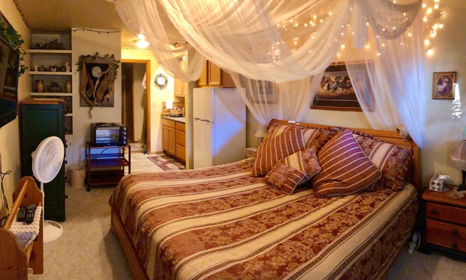 Livingston Apartment | Mystic Mountain Studio Retreat with Awesome views