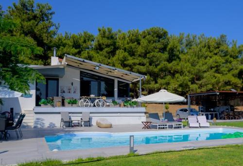 Neapoli Villa | Mytilini luxury pool VILLA AMIKA