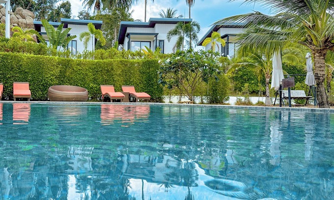 Haad Pleayleam Hotel | Naiwok Hills