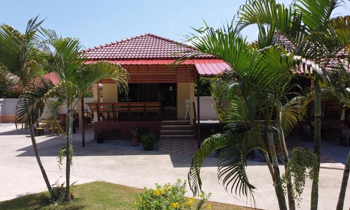 Rayong Apartment | Naluemon Village FH 1