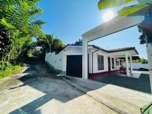 Hikkaduwa House | Namal Villa and Resort hikkaduwa