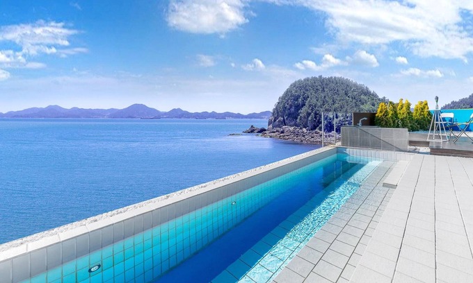Namhae House | Namhae Pumda Pool Villa Pension