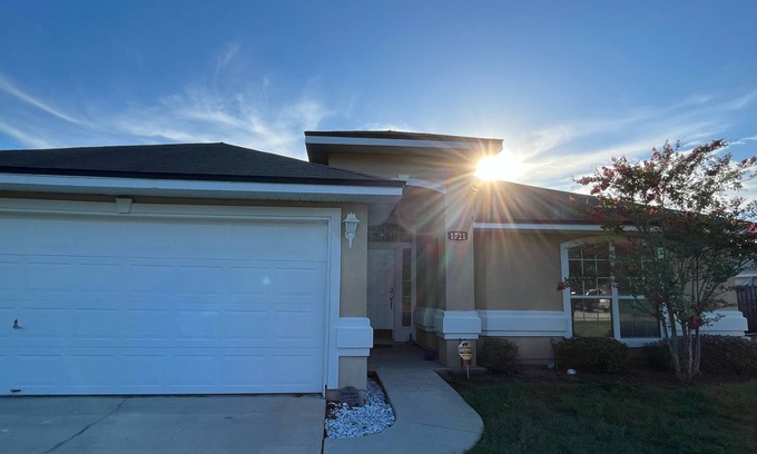 St. Augustine Cottage | Nana's Lighthouse by the Pond - pet friendly, 15 minutes to beaches and downtown