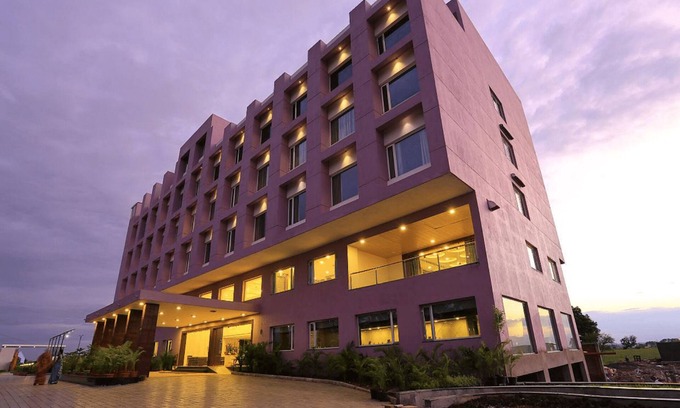Dewas Hotel | Nandan Kanan-M Square Hotels and Resorts