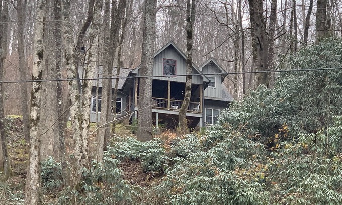Hayesville House | Nantahala River front cabin adjoining National Forest