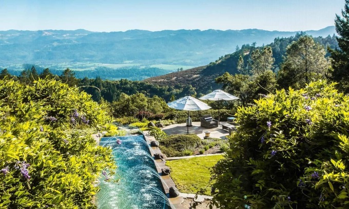 Angwin House | Napa Valley Vineyard View Estate