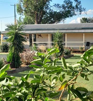 Narromine Hotel | Narromine Aerodrome Tourist Park and Motel