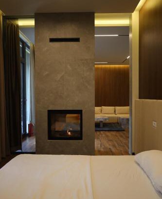 Komogllavë Apartment | Natural Pool & SPA