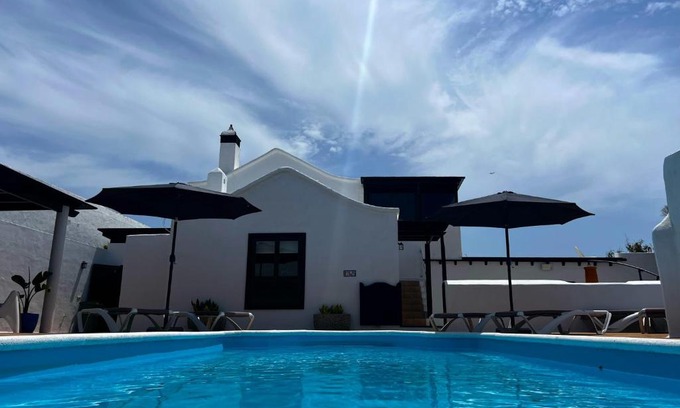 Nazaret Villa | Nazaret Villa with heated pool