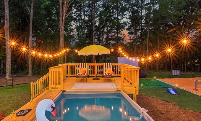 Locust Grove Other | Near AtL, Pickleball, Golf, Pool, Karaoke, Tikibar, 1.25 Acre Private Retreat